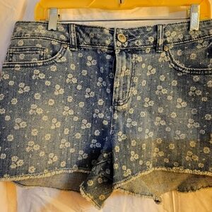 Lauren Conrad daisy print shorts